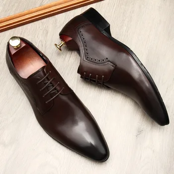 Луксозни Италиански мъжки Модел Обувки На плоска подметка От естествена Кожа 2022 г., Нов Стил, Остри Пръсти, Черните Сватбени Бизнес Обувки за Мъже