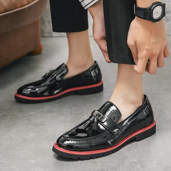 Мъжки обувки от лачена кожа на премиум-клас, черните сватбени обувки, размер 38-48, обикновена меки кожени обувки-дерби с ниско берцем, мъжки модел обувки